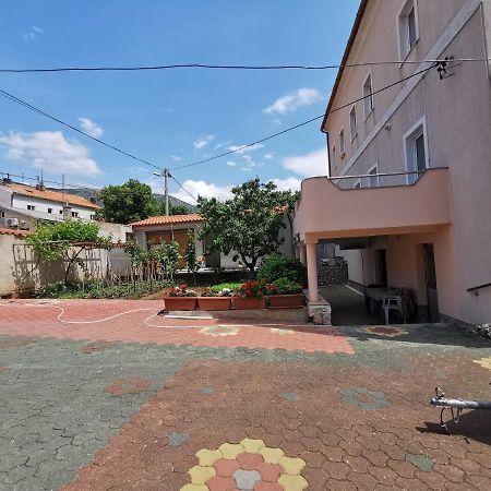 Apartman Pod Nehajem Apartamento Senj  Exterior foto