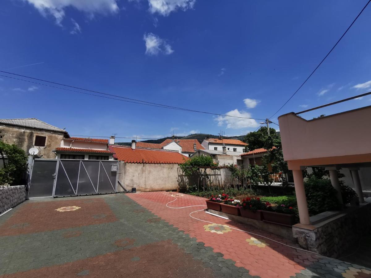 Apartman Pod Nehajem Apartamento Senj  Exterior foto