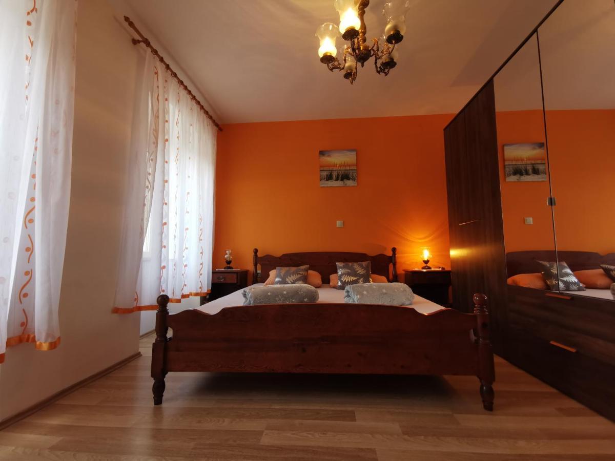 Apartman Pod Nehajem Apartamento Senj  Exterior foto