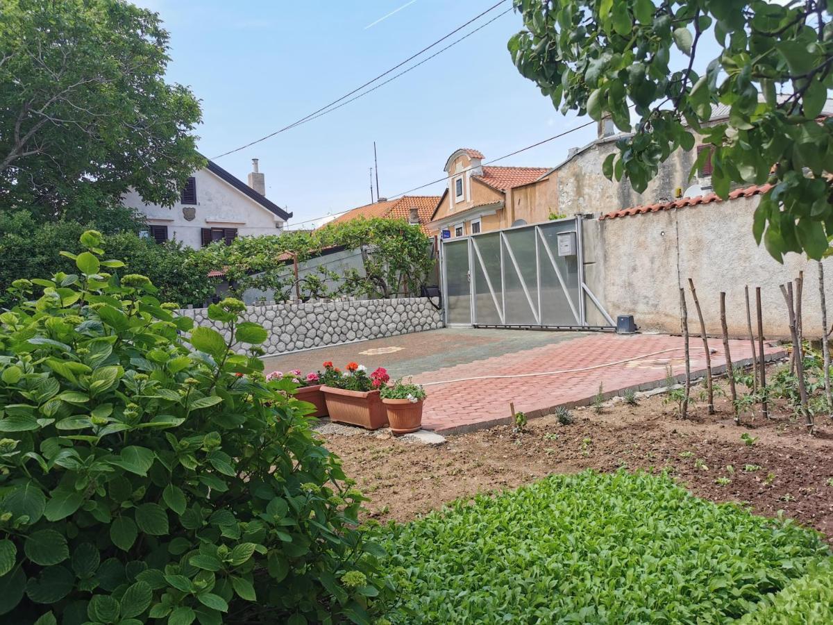 Apartman Pod Nehajem Apartamento Senj  Exterior foto