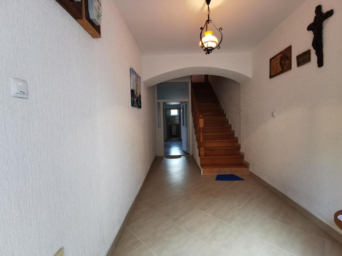 Apartman Pod Nehajem Apartamento Senj  Exterior foto