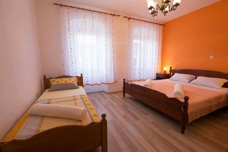 Apartman Pod Nehajem Apartamento Senj  Exterior foto