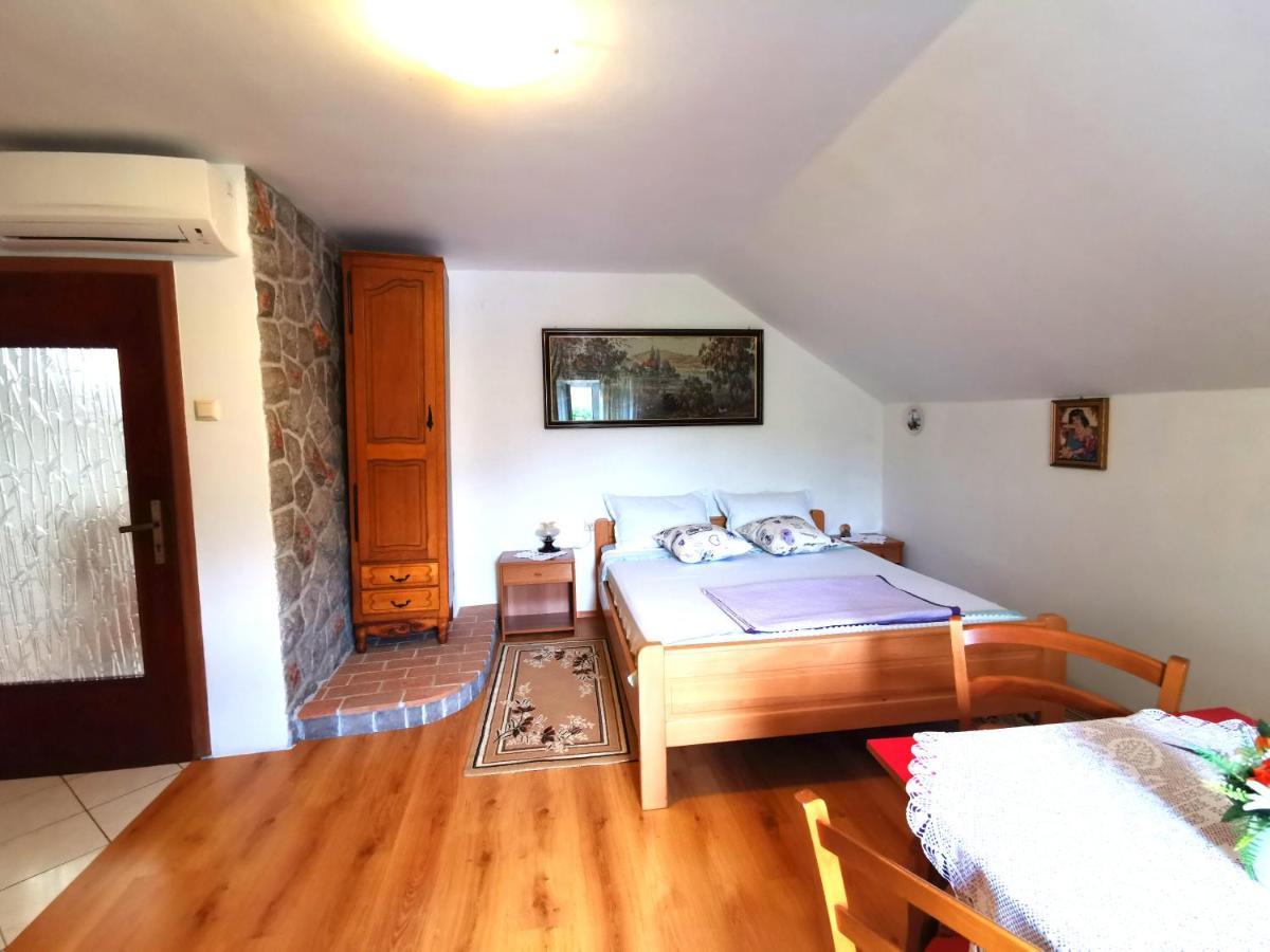Apartman Pod Nehajem Apartamento Senj  Exterior foto