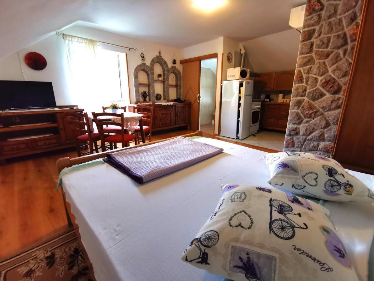 Apartman Pod Nehajem Apartamento Senj  Exterior foto