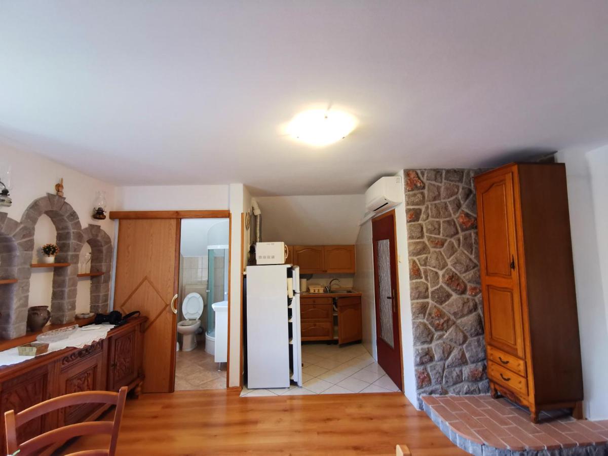 Apartman Pod Nehajem Apartamento Senj  Exterior foto